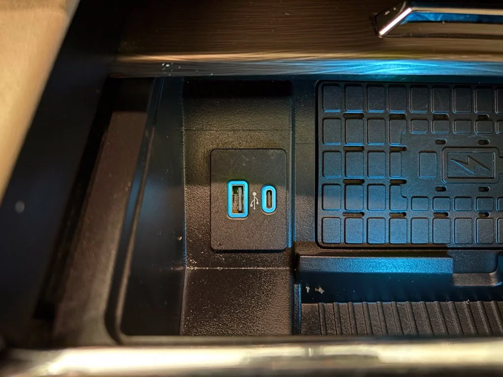Used 2022 Black Ford Limited image 33