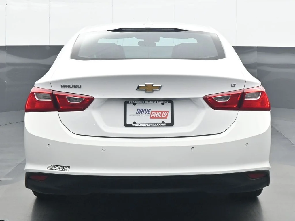 Used 2025 White Chevrolet LT image 5