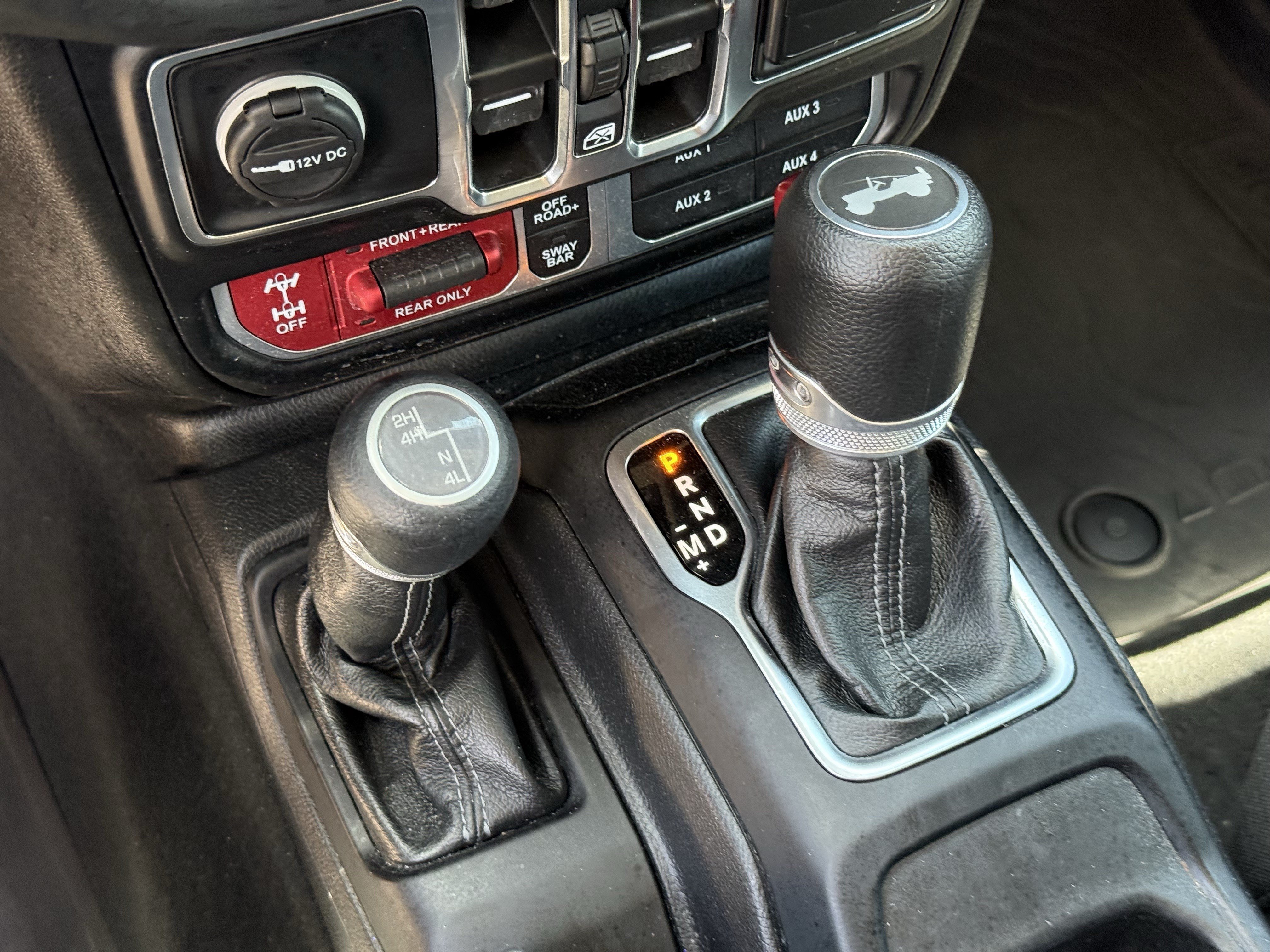 Used 2024 Granite Crystal Metallic Clearcoat Jeep Rubicon image 22