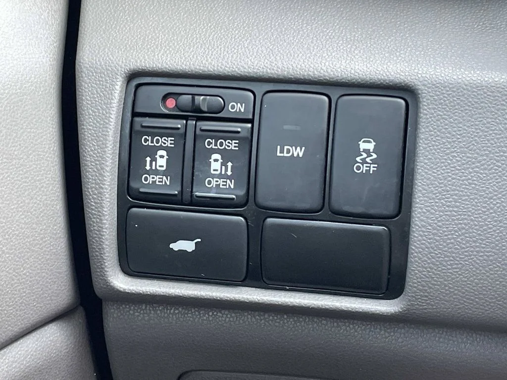 Used 2014 White Honda EX-L image 23