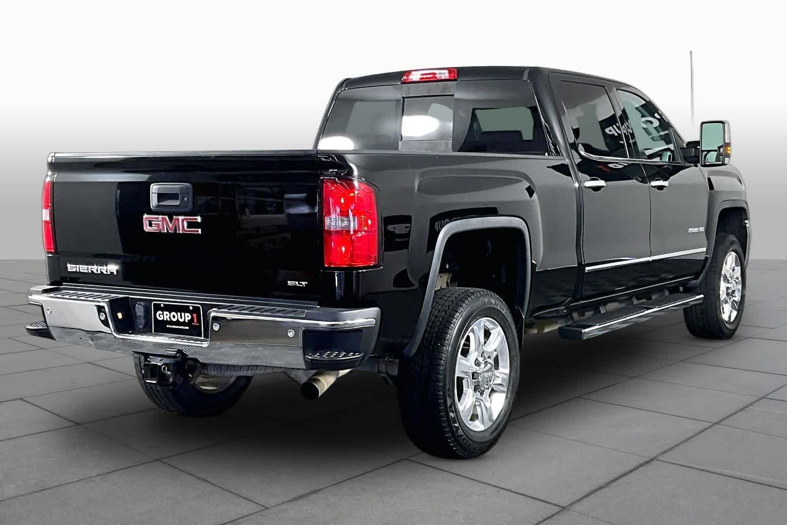 Used 2018 Onyx Black GMC SLT image 13