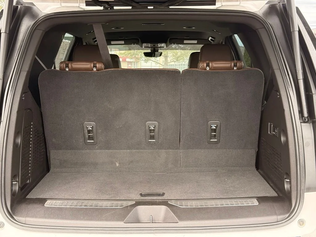 Used 2021 Pearl Chevrolet High Country image 28