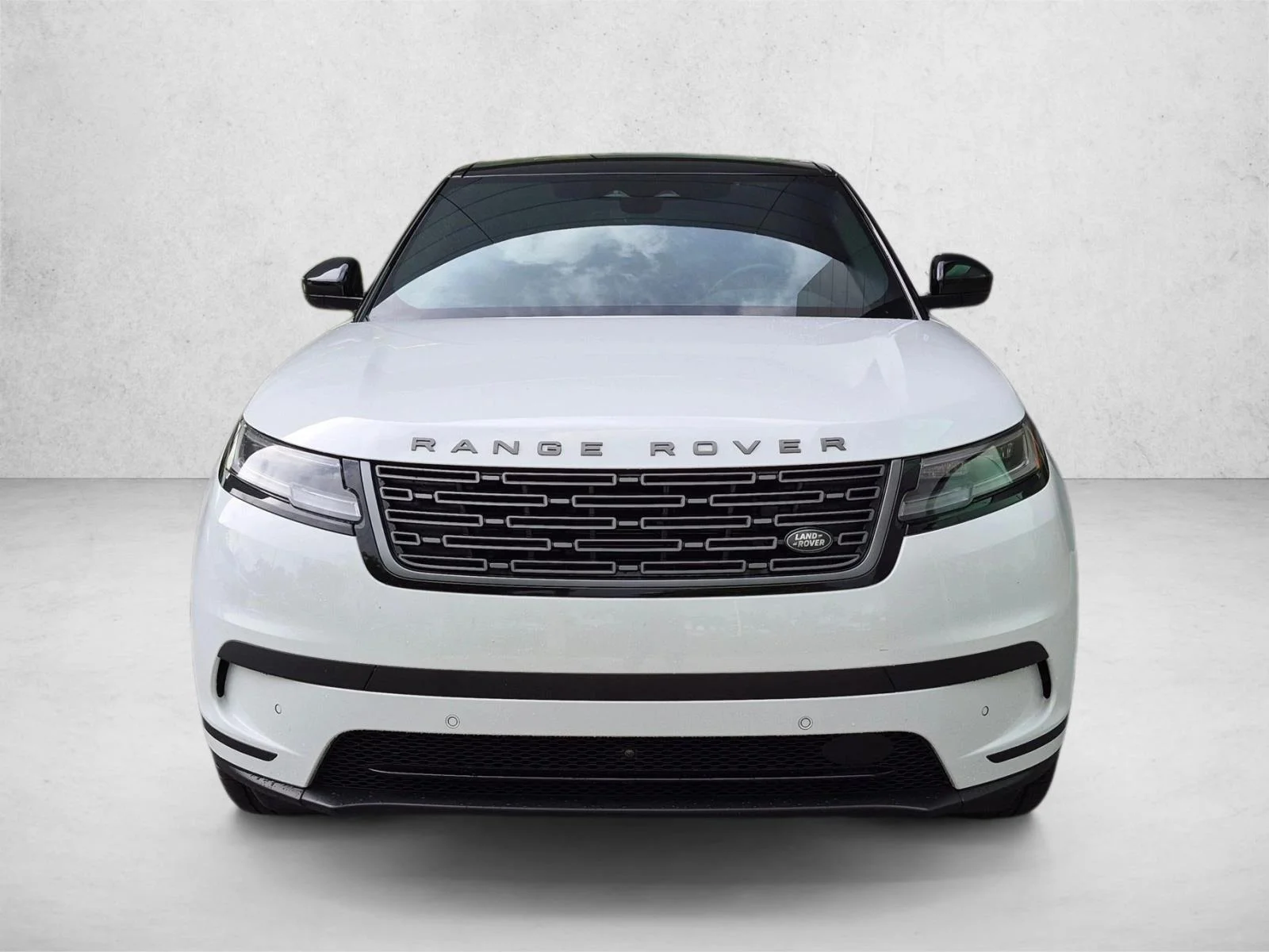 Used 2026 Fuji White Land Rover S image 2