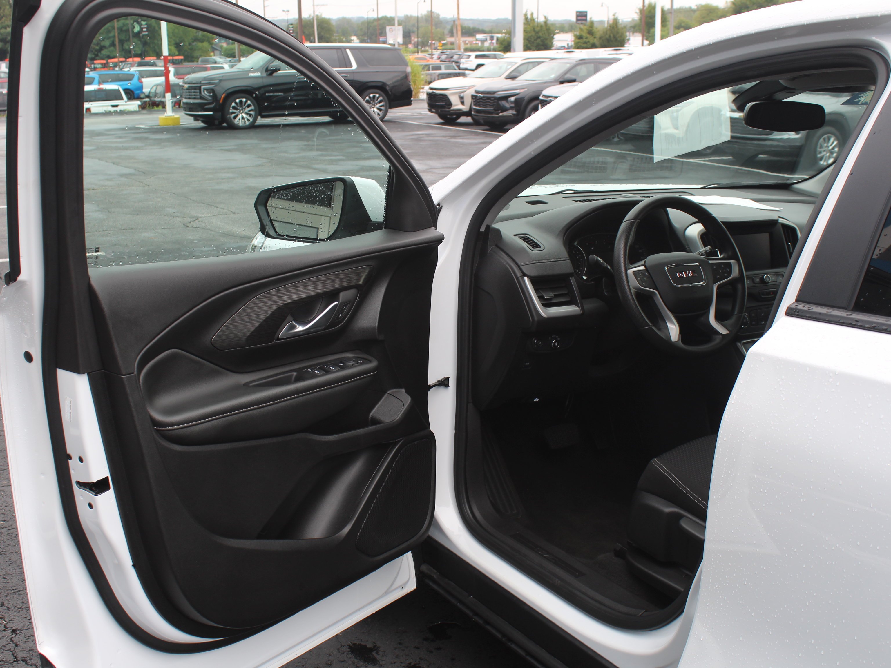 2024 GMC Terrain SLE - Photo 12