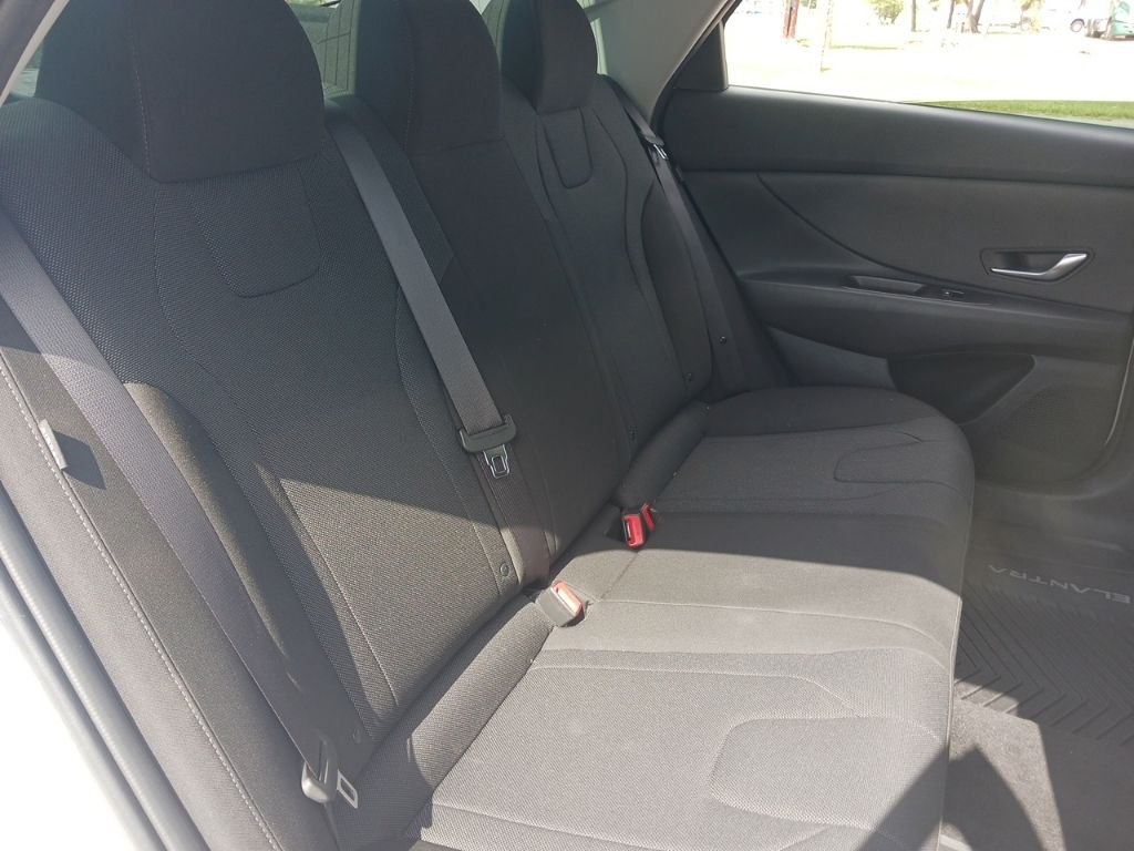 Used 2025 White Hyundai SE image 18