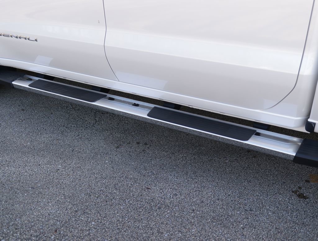 Used 2023 White Frost Tricoat GMC Denali image 40