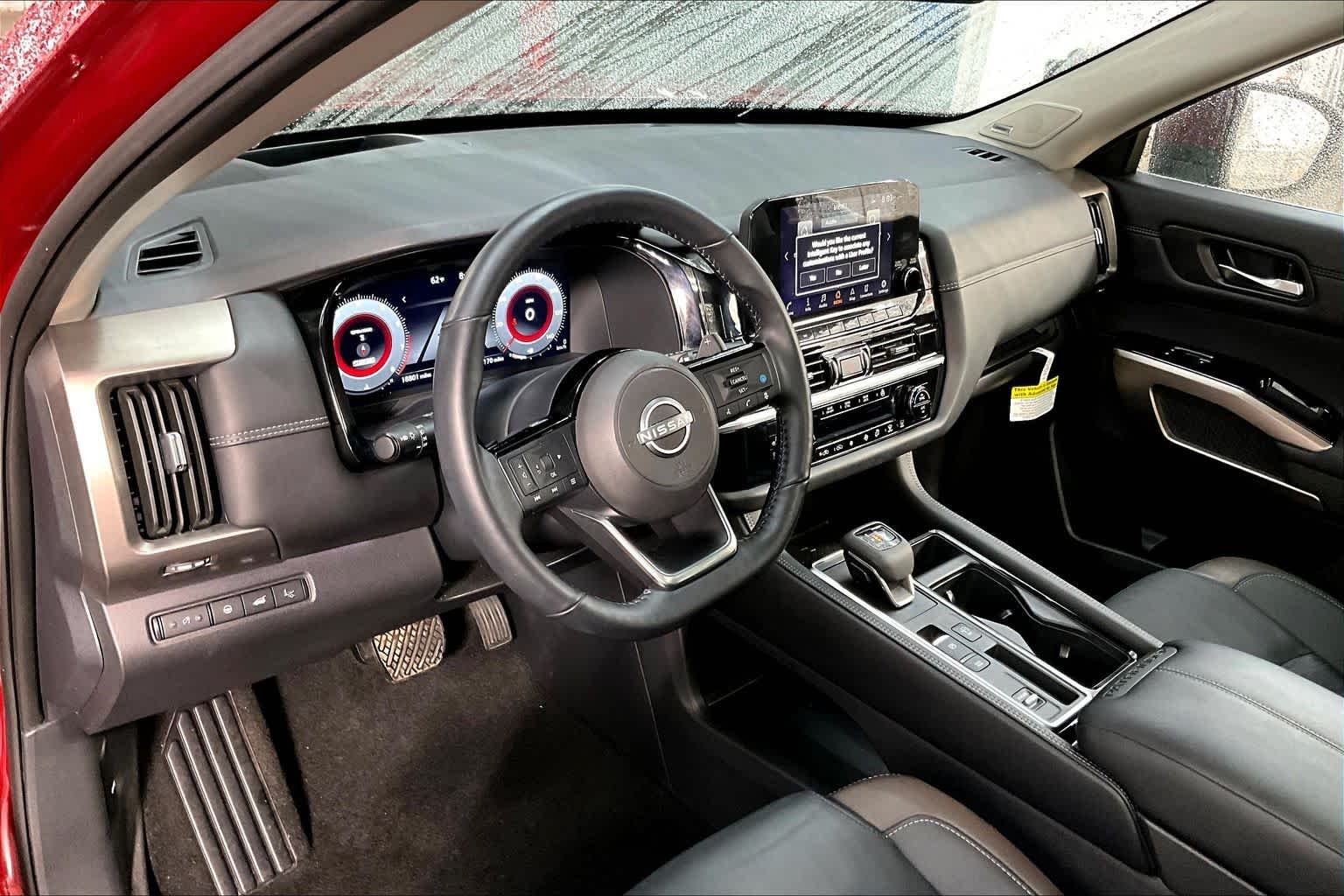 Used 2025 Scarlet Ember Tintcoat Nissan Platinum image 18