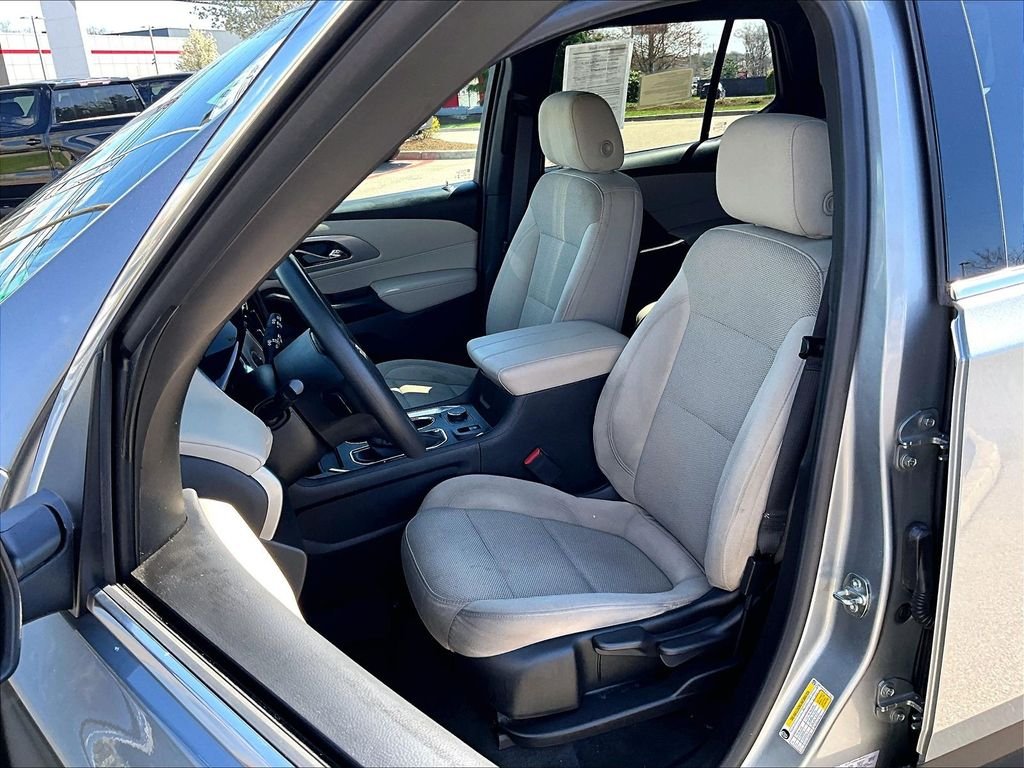 Used 2023 Gray Chevrolet LS image 10