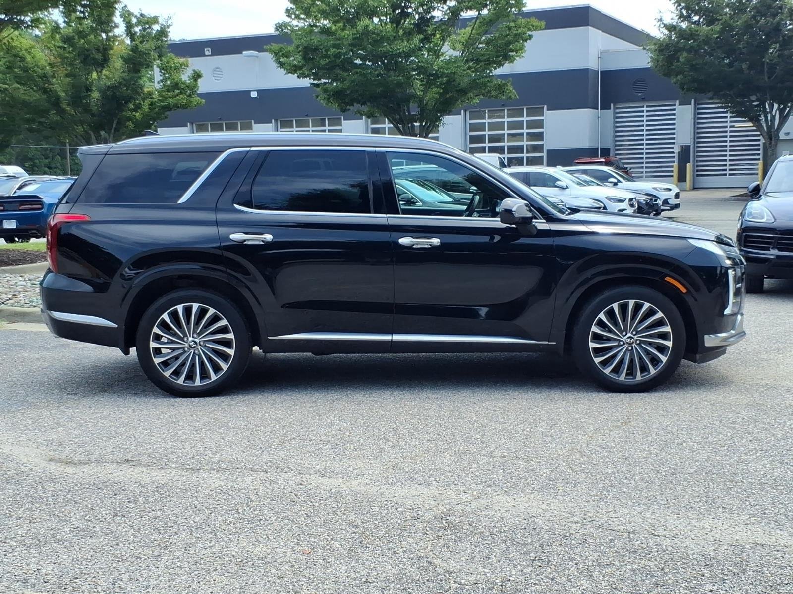 Used 2024 Abyss Black Pearl Hyundai Calligraphy image 7