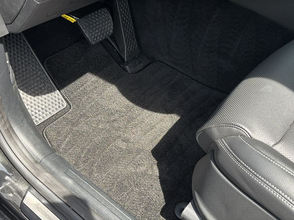 2026 GENESIS GV70 Standard - Photo 13