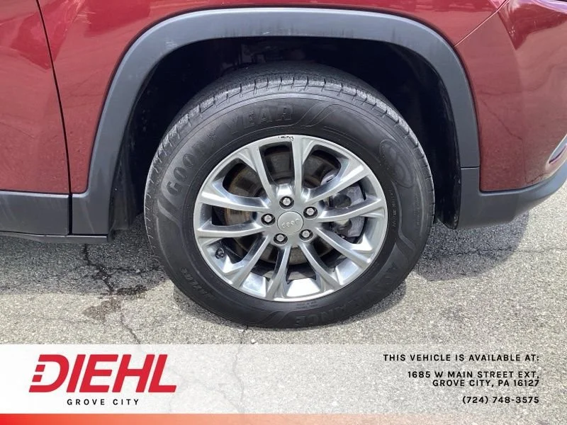 Used 2020 Red Jeep Latitude Plus 4x4 image 9