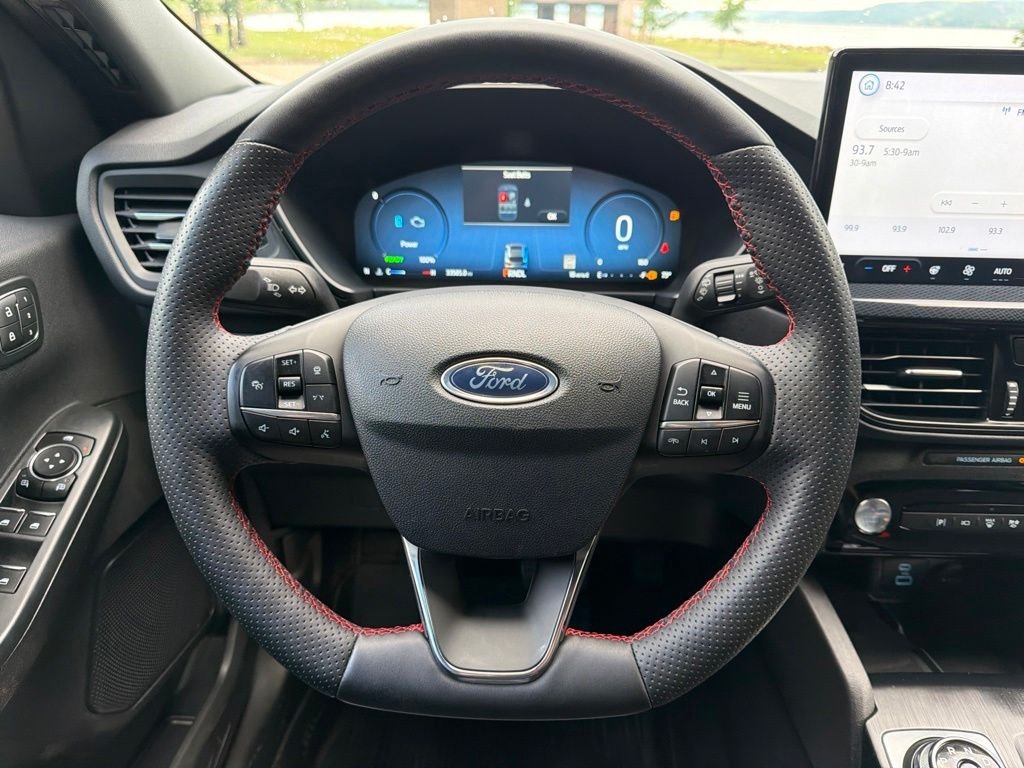 Used 2023 Iconic Silver Metallic Ford ST-Line Elite image 14