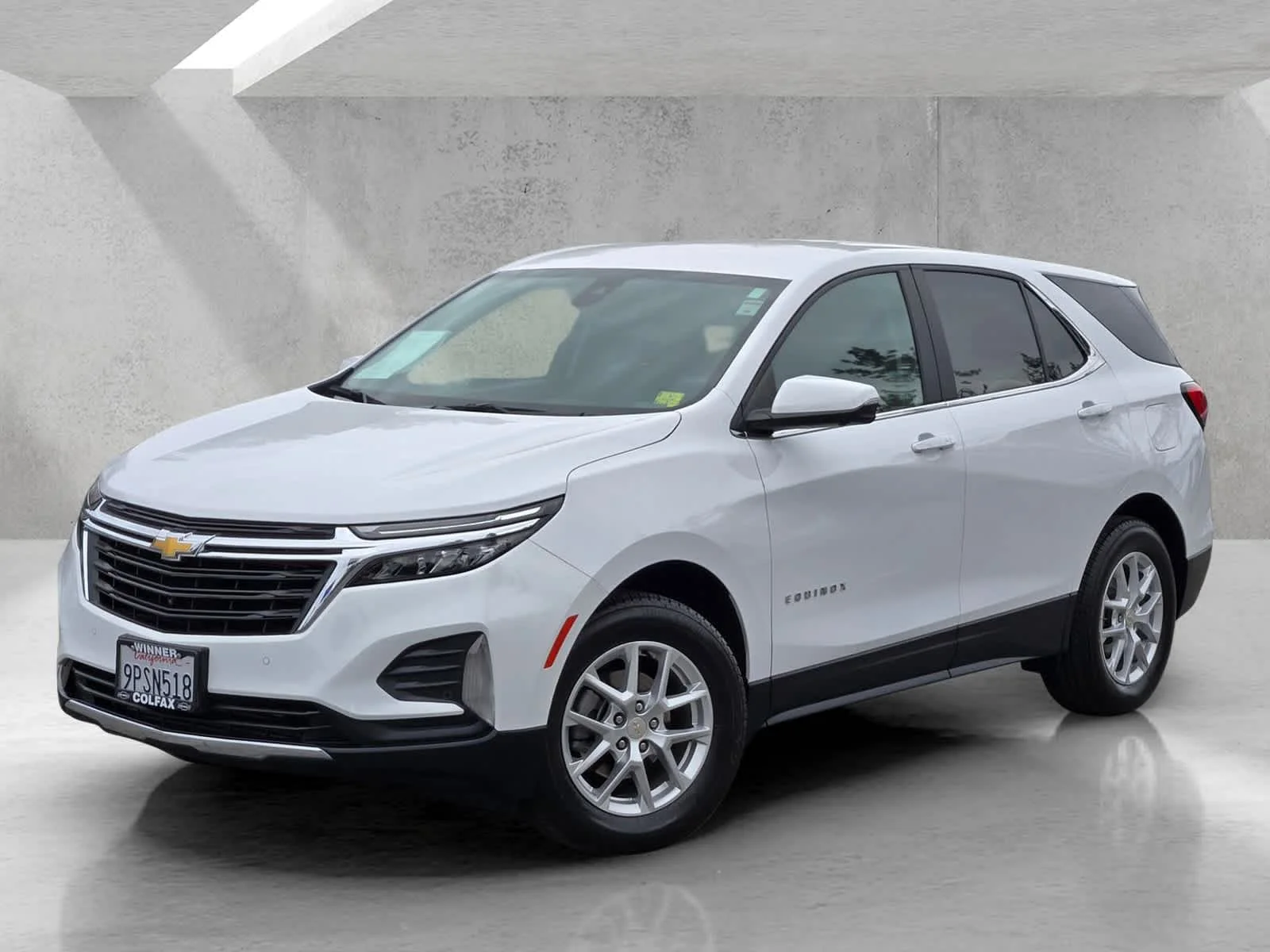 Used 2024 Summit White Chevrolet LT image 8