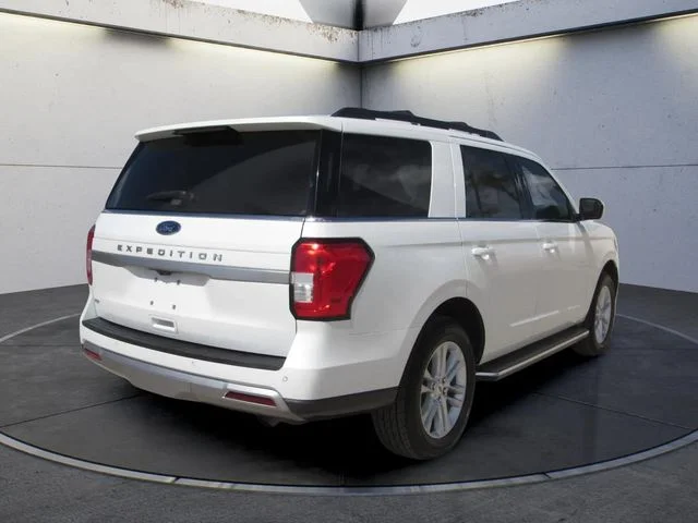 Used 2022 White Metallic Ford XLT image 5
