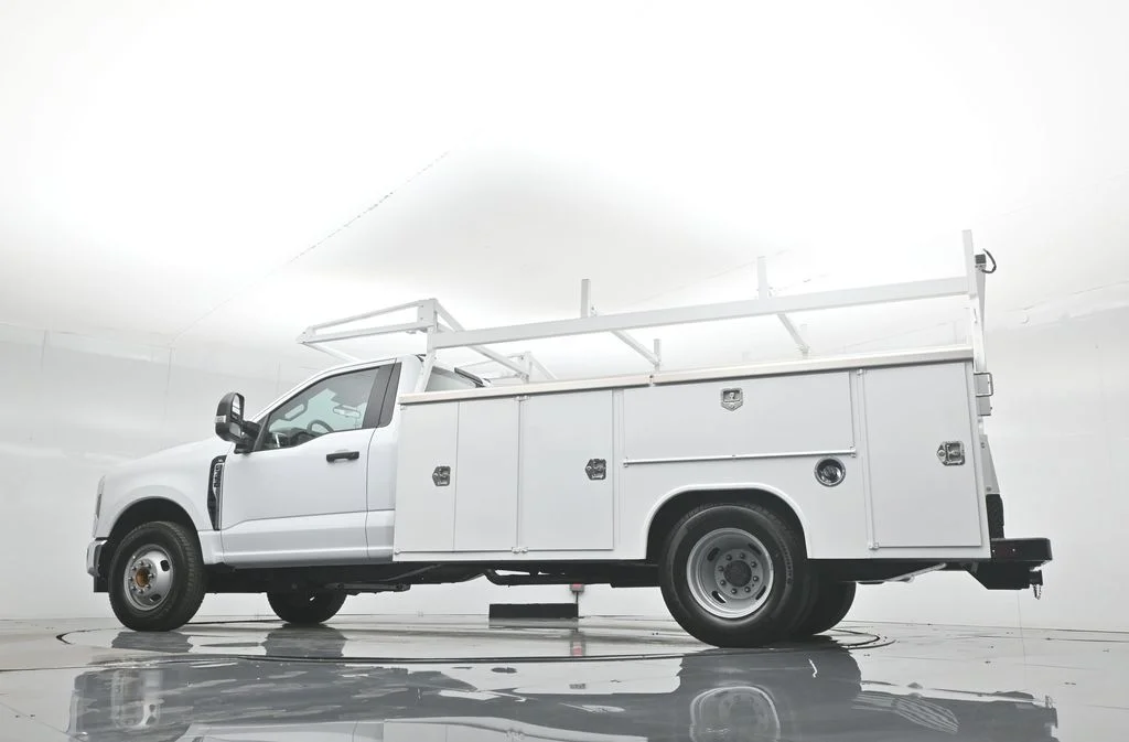 2026 Ford F-350 Super Duty Chassis Cab XL - Photo 50