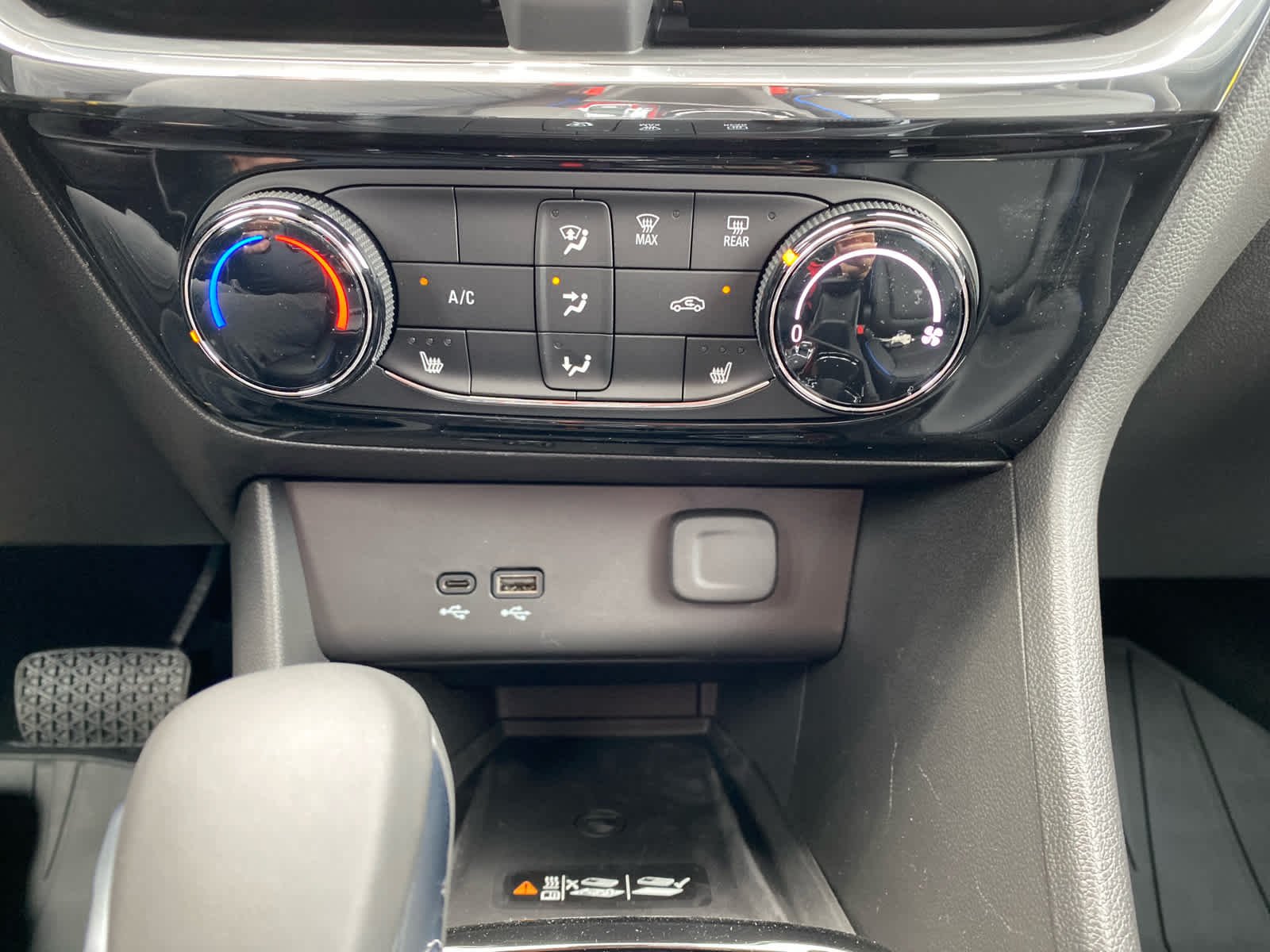 2026 Buick Encore GX Sport Touring - Photo 16
