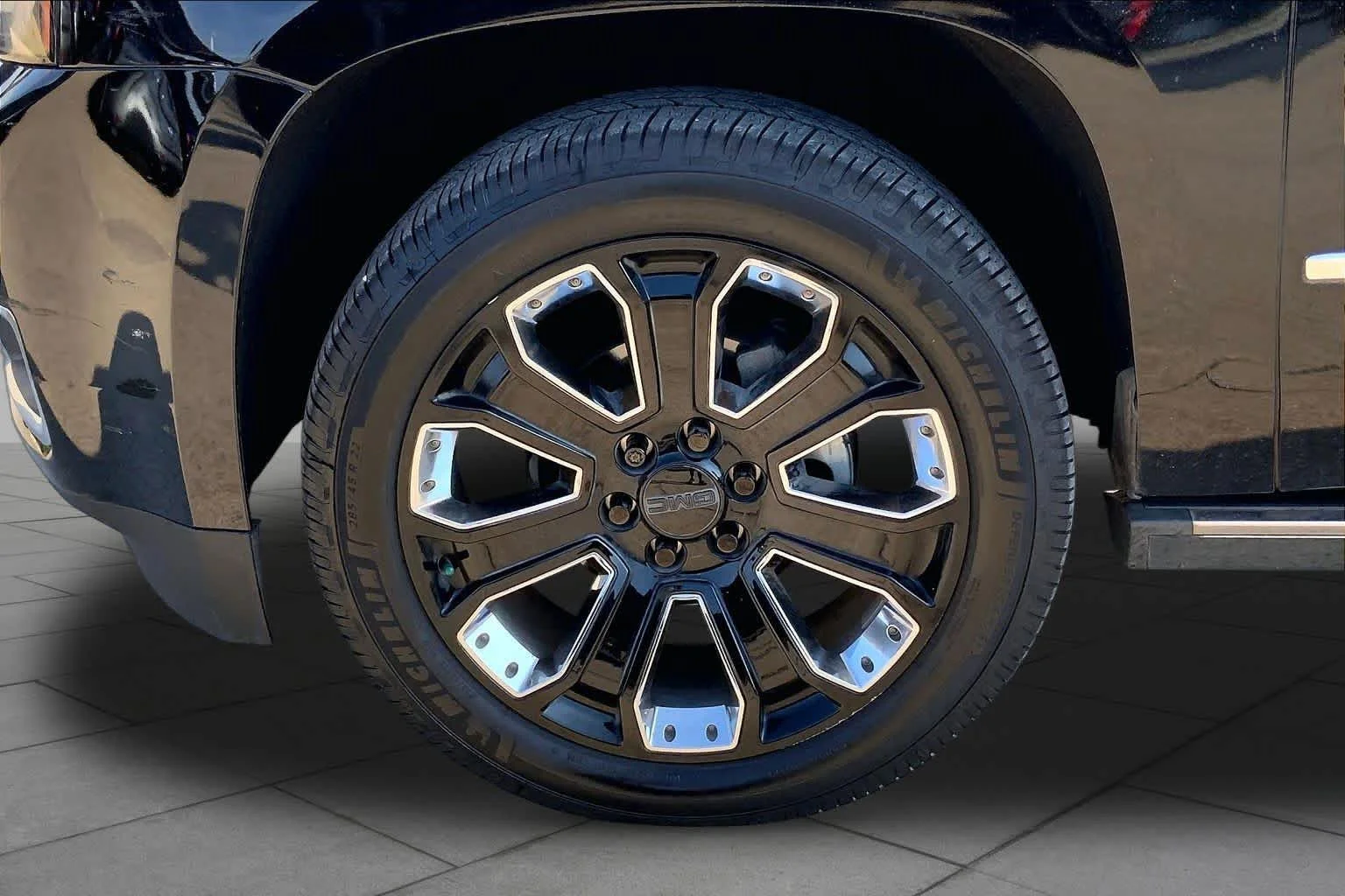 Used 2019 ONYX BLACK GMC Denali image 10