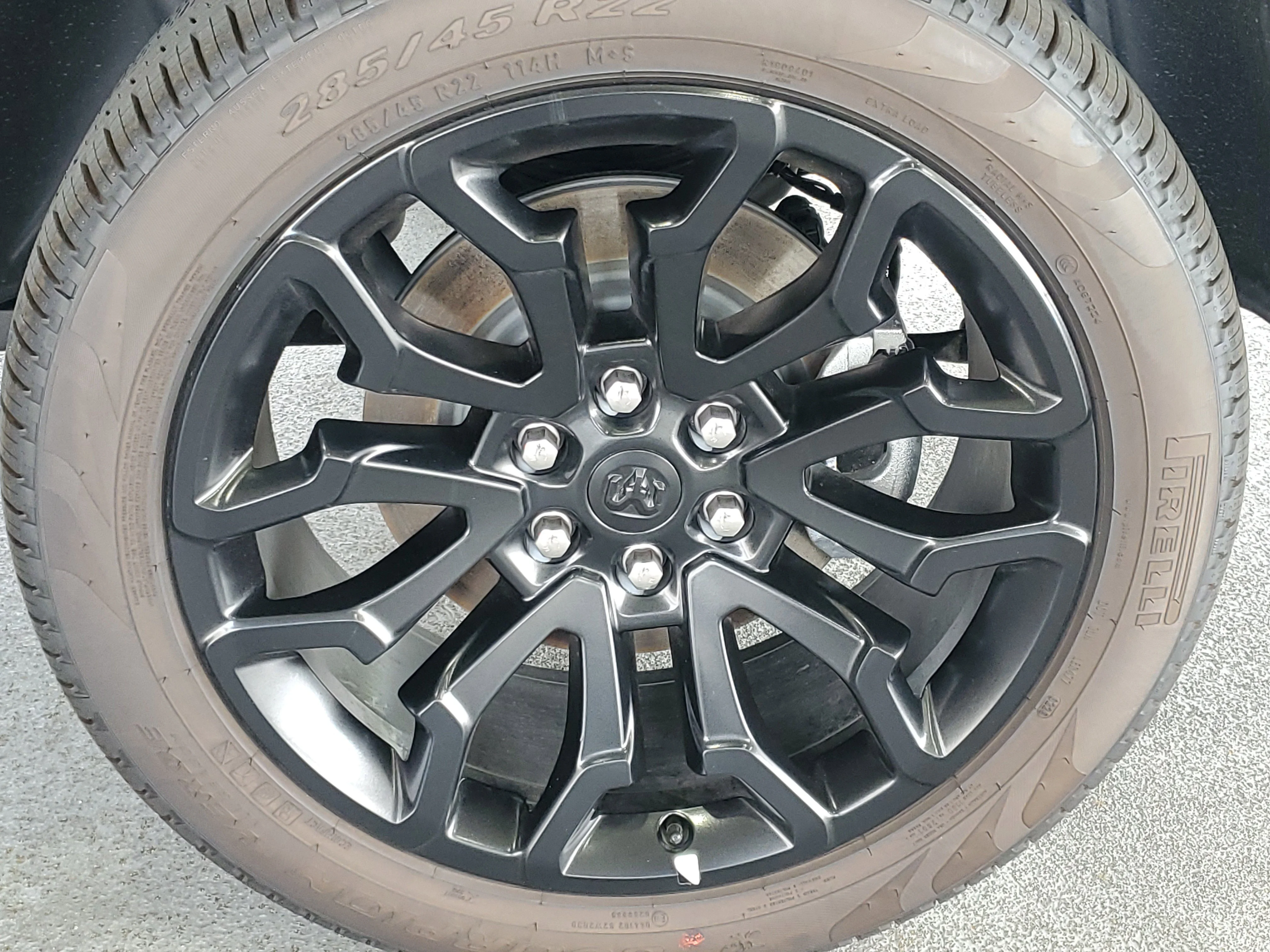 New 2026 Diamond Black Crystal Pearl-Coat Exterior Paint RAM Limited image 6