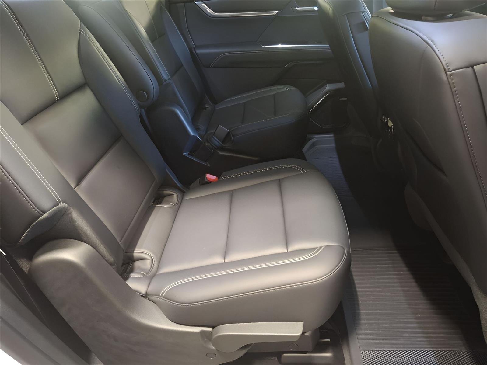 Used 2026 Summit White GMC AWD Elevation image 21