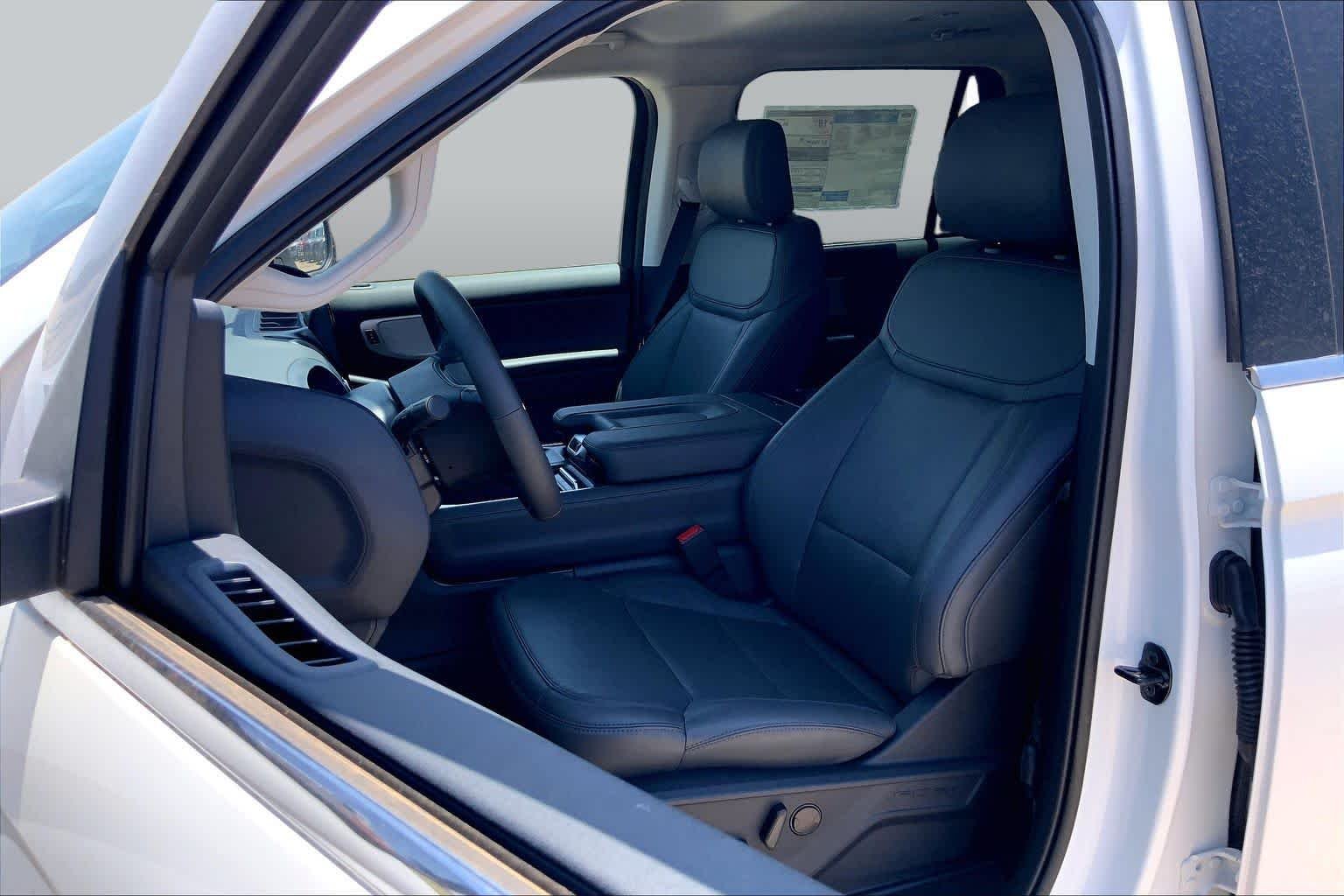 New 2026 Star White Metallic Tri-Coat Ford Active image 9