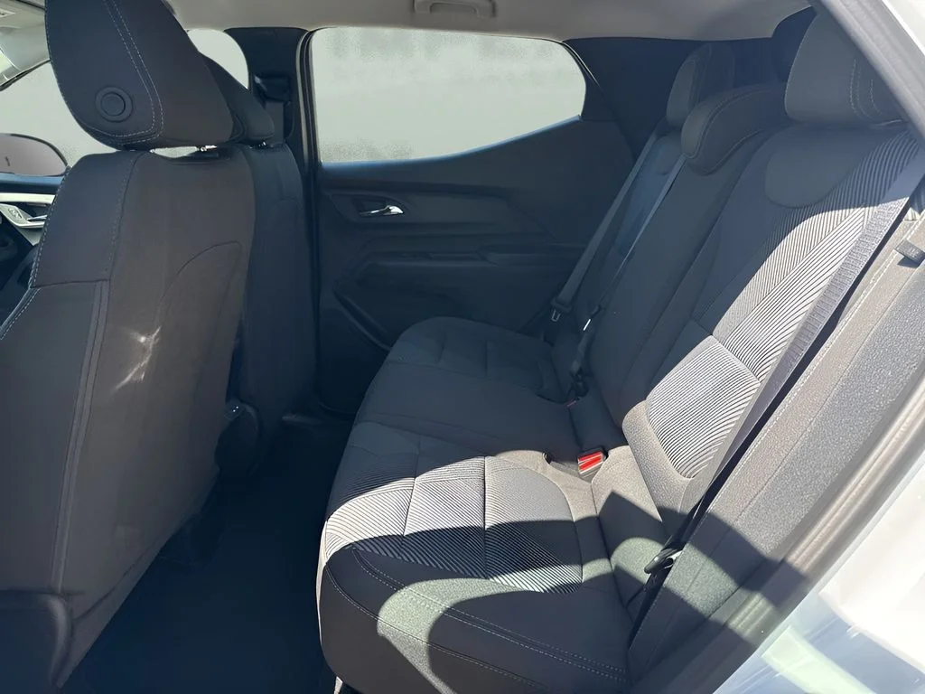 New 2027 White Chevrolet LT image 11