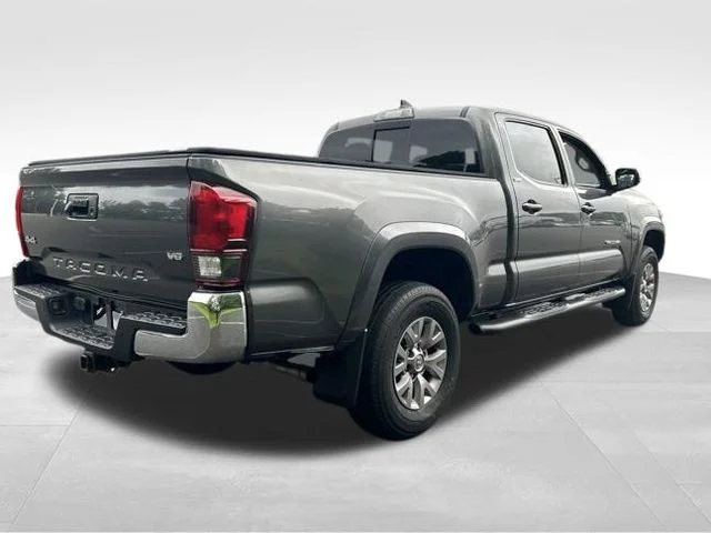 Used 2019 Gray Toyota SR5 image 7