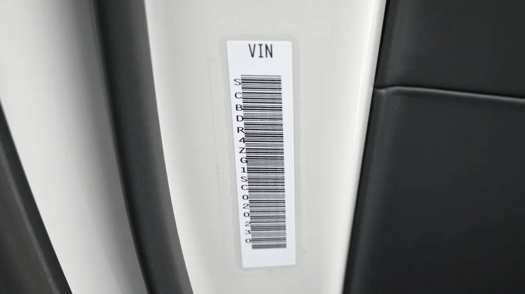 Used 2025 White Bentley Speed image 25