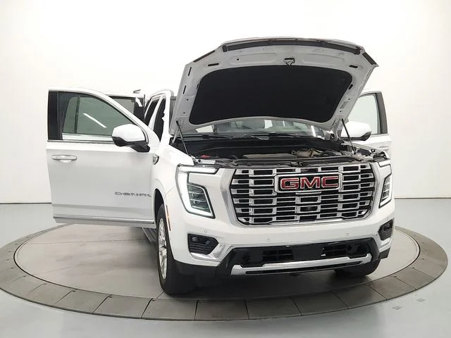 Used 2025 White GMC Denali image 11