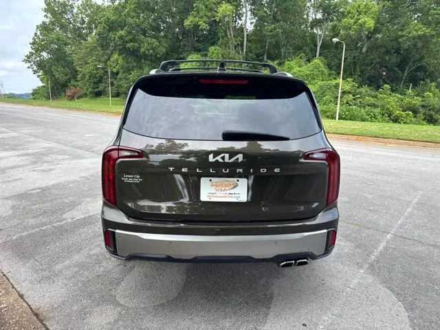 Used 2024 Green Kia S image 6