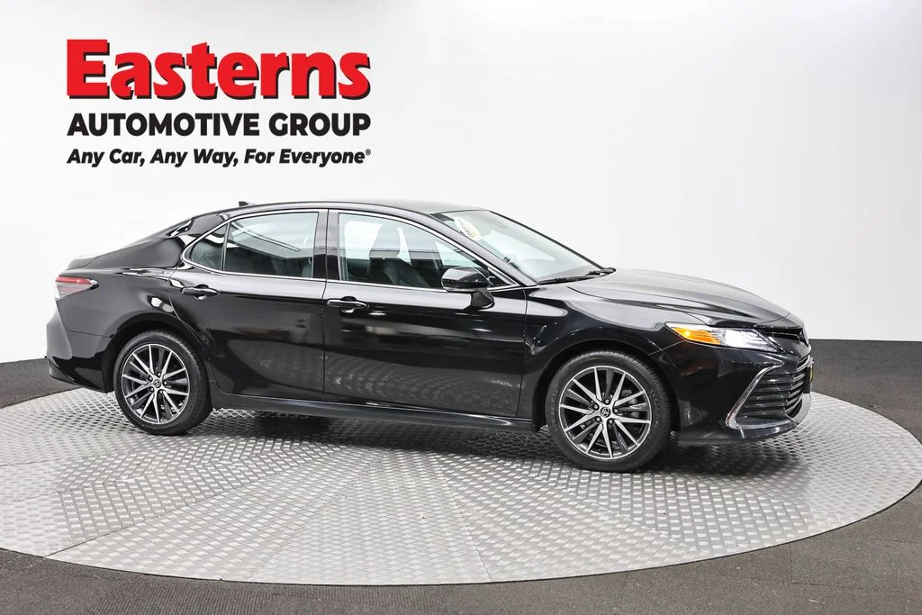 Used 2022 Black Toyota XLE image 4