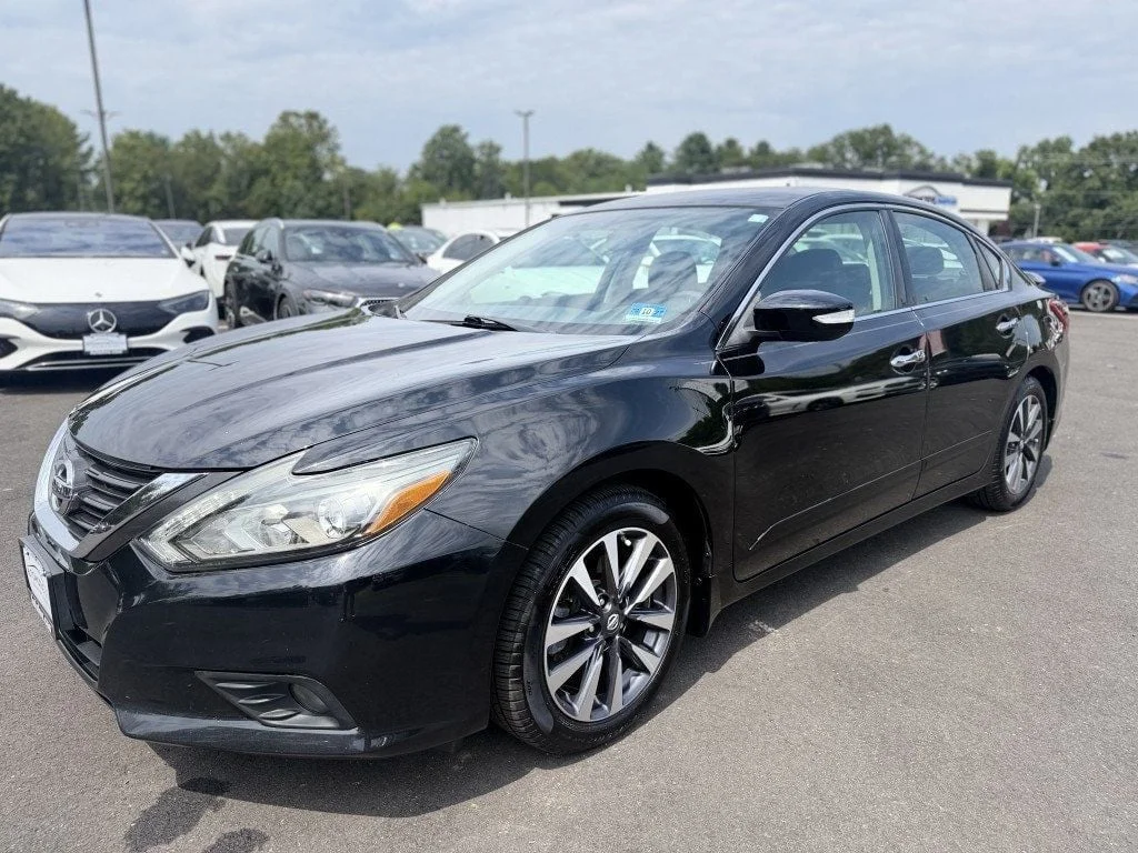 Used 2016 Super Black Nissan 4dr Sedan I4 2.5 SL image 7