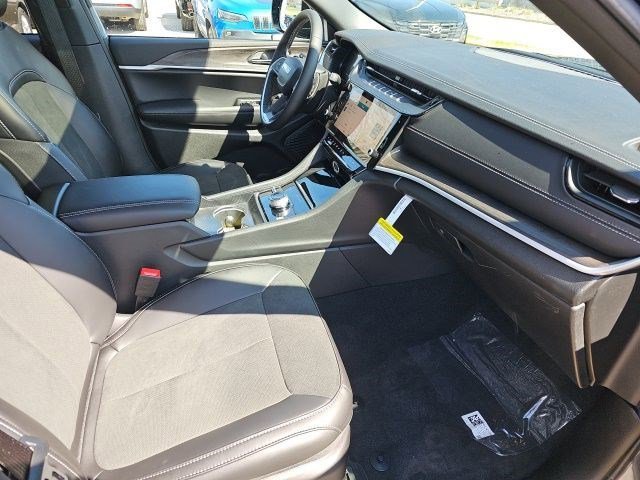 New 2026 Baltic Gray Metallic Clearcoat Jeep Laredo Altitude image 10