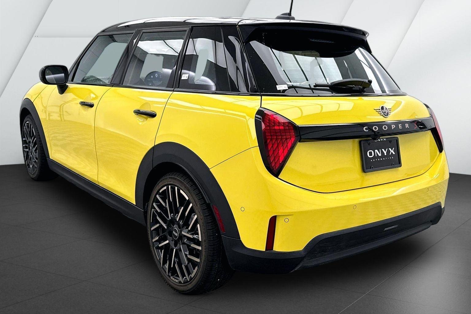 Used 2025 Sunny Side Yellow MINI Cooper S image 9