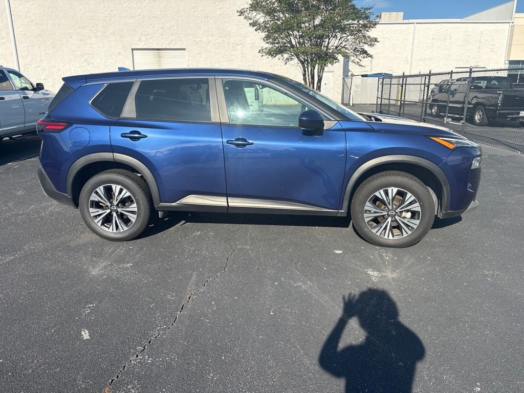 Used 2023 Blue Nissan SV image 2