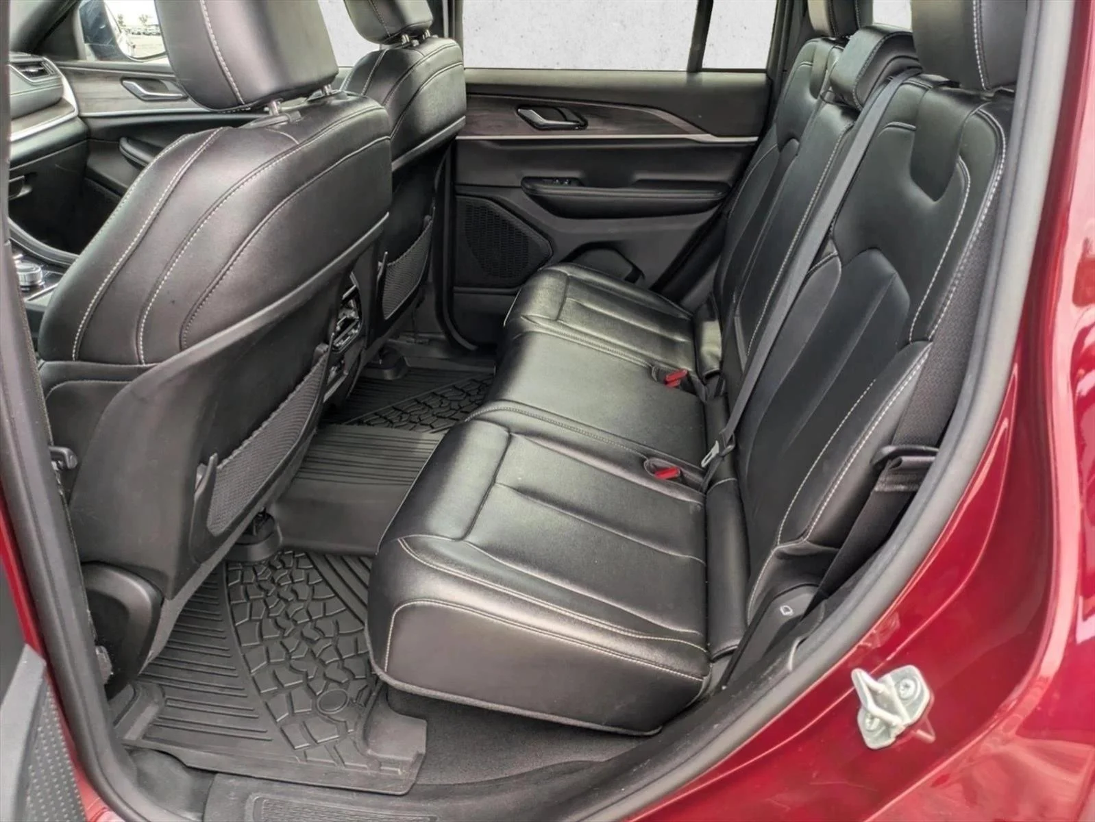 Used 2024 Velvet Red Pearlcoat Jeep Limited image 17