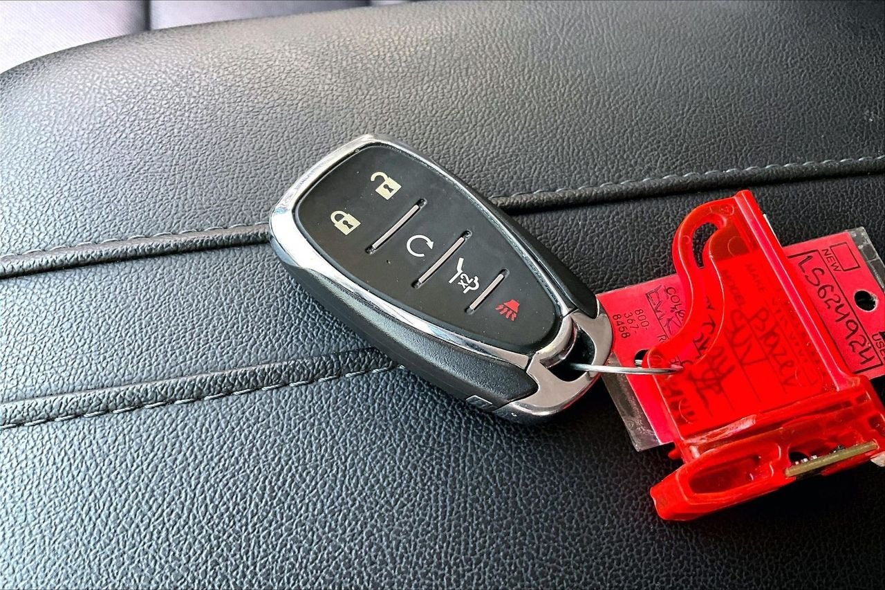 Used 2020 Gray Chevrolet LT image 34