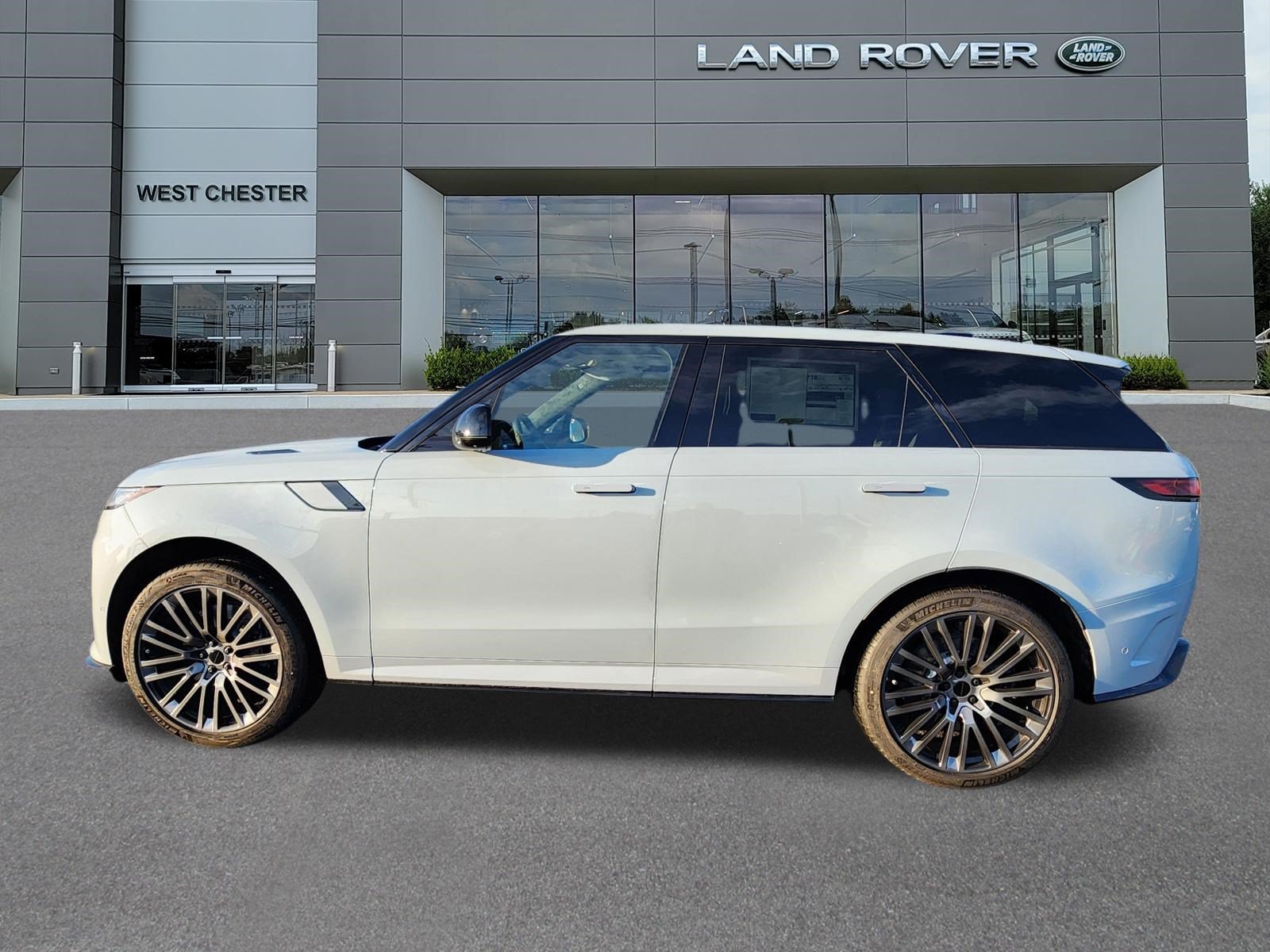2026 Land Rover Range Rover Sport SV - Photo 5