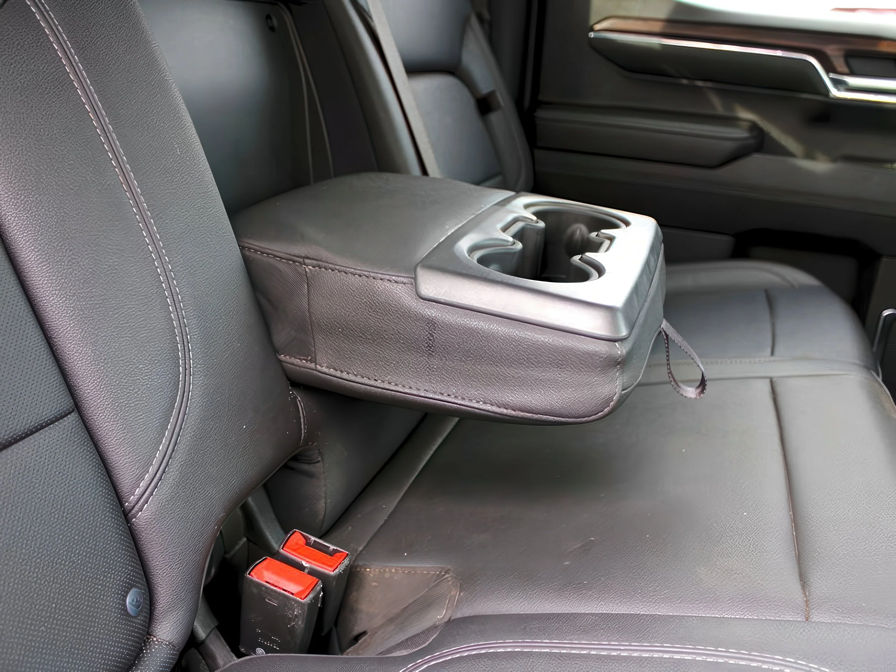 2024 GMC Sierra 1500 SLT - Photo 28