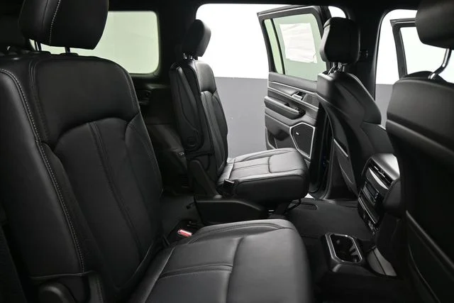 New 2026 Fathom Blue Pearl-Coat Exterior Paint Jeep Limited Altitude image 23