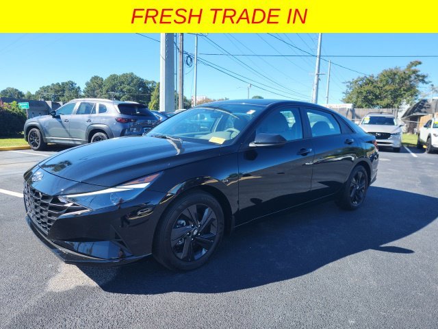 Used 2023 Black Hyundai SEL image 7