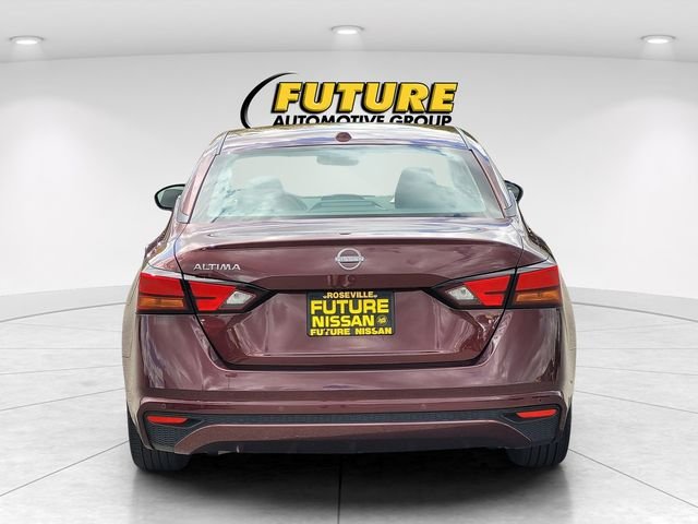 Used 2025 Red Nissan 2.5 SV image 8
