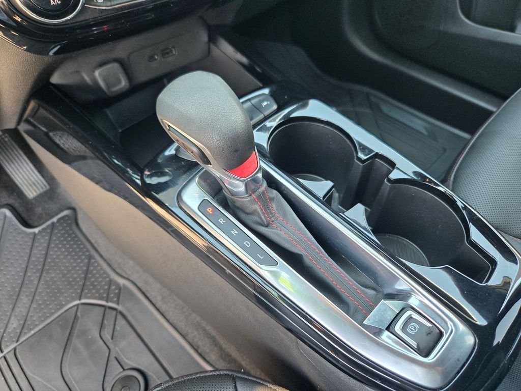 Used 2025 White Chevrolet 2RS image 14