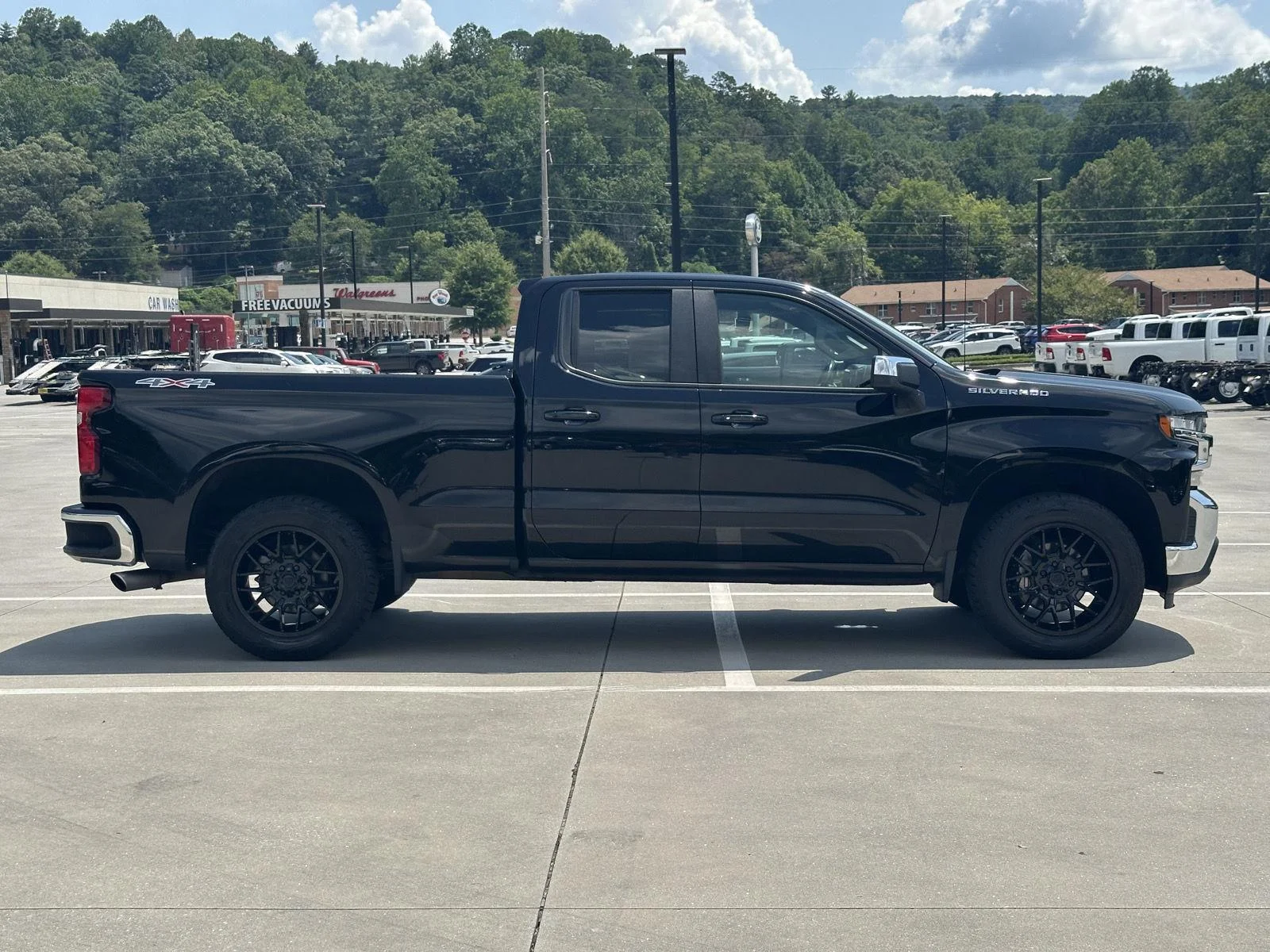 Used 2020 Black Chevrolet LT image 8
