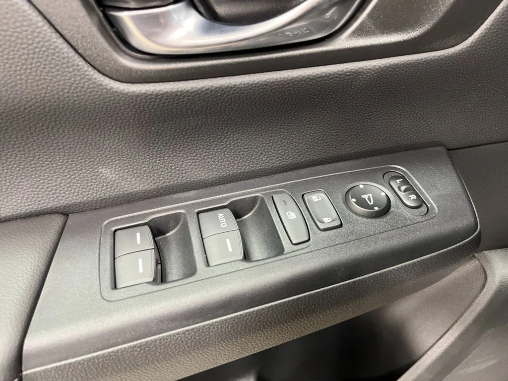 2026 Honda CR-V LX - Photo 14