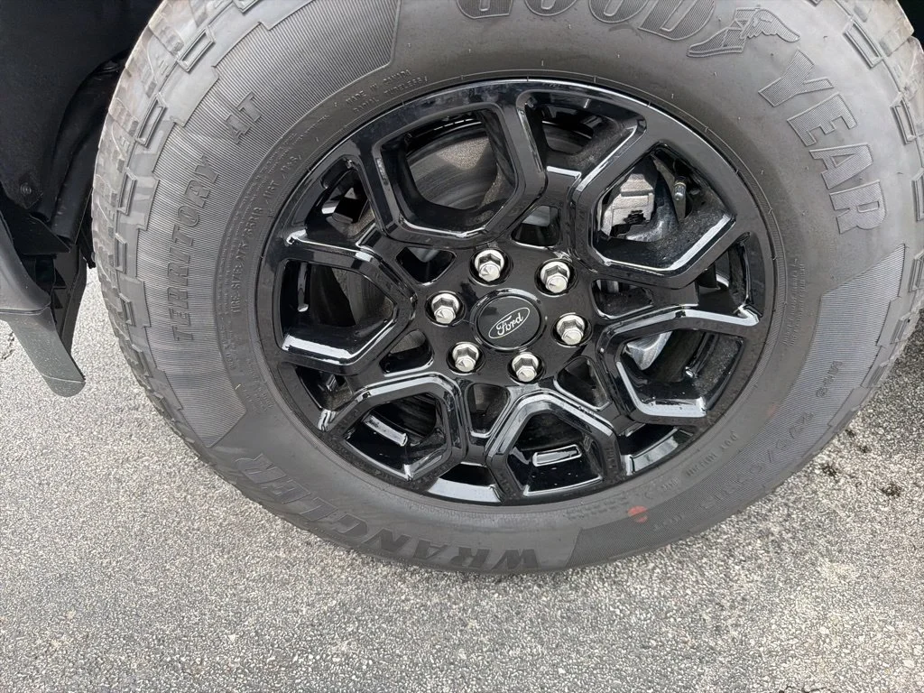 New 2026 Carbonized Gray Metallic Ford XLT image 8
