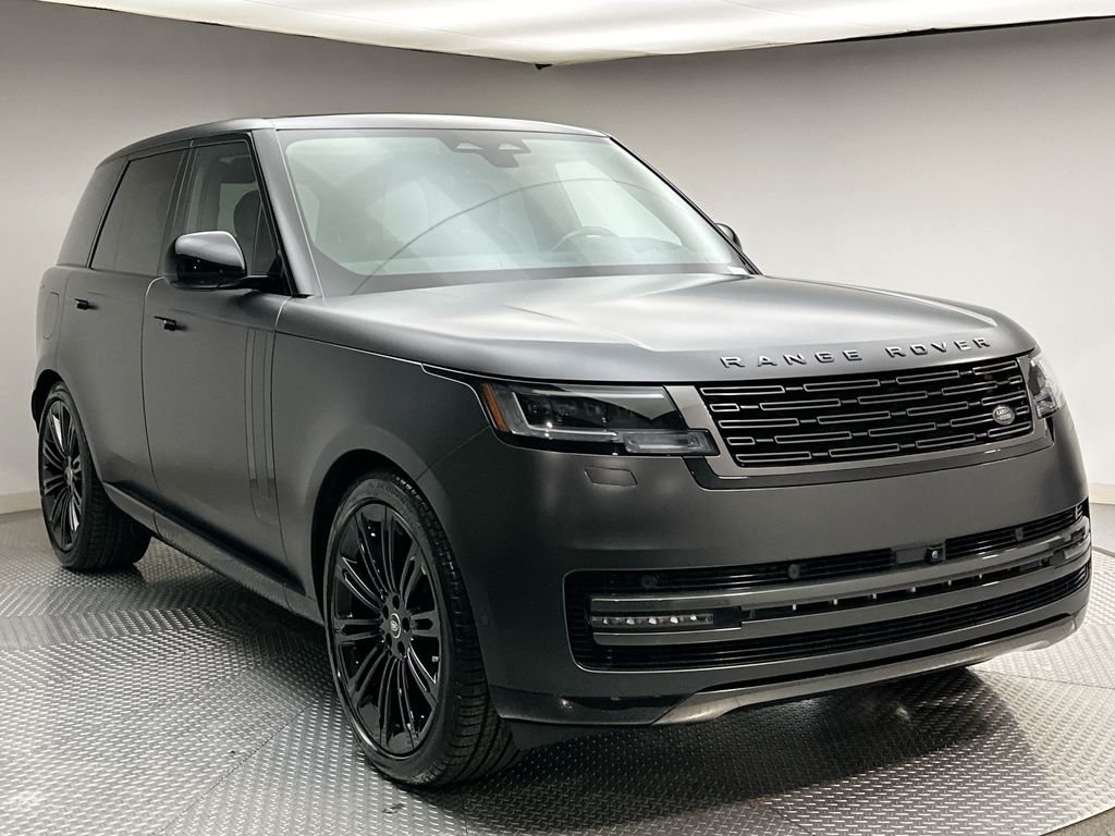 Used 2024 Santorini Black Metallic Land Rover SE image 15