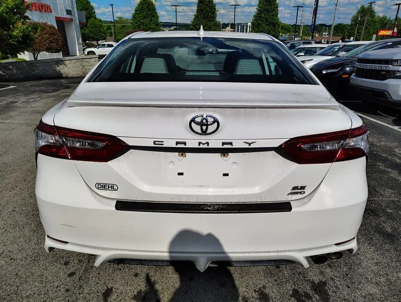Used 2020 White Toyota SE image 5