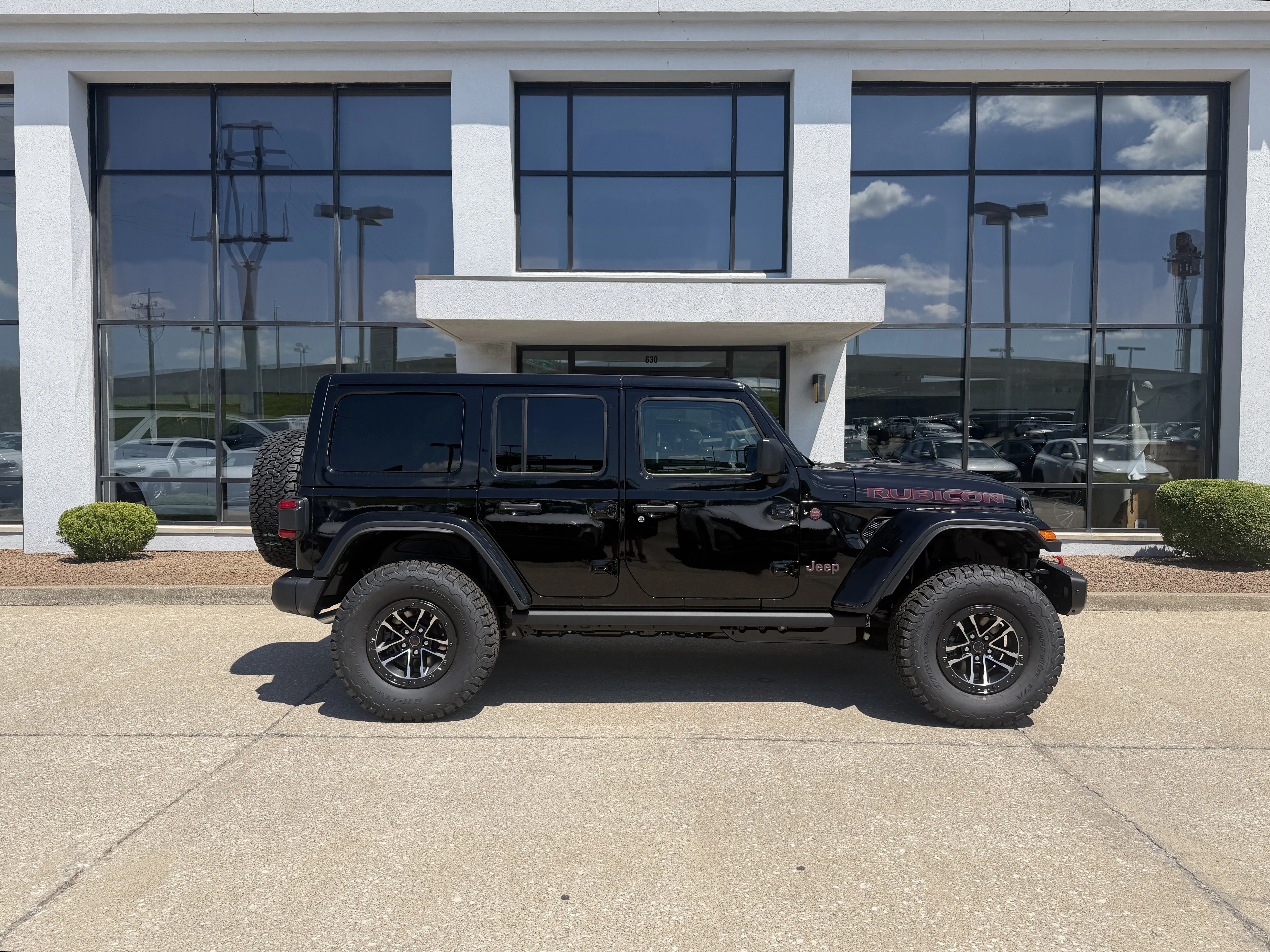 New 2026 Black Clear-Coat Exterior Paint Jeep Rubicon X image 3