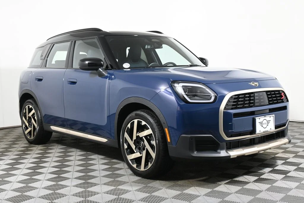 Certified Used 2025 Blue MINI Signature Plus image 8