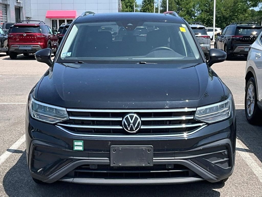 Used 2022 Black Volkswagen 2.0T SE image 2